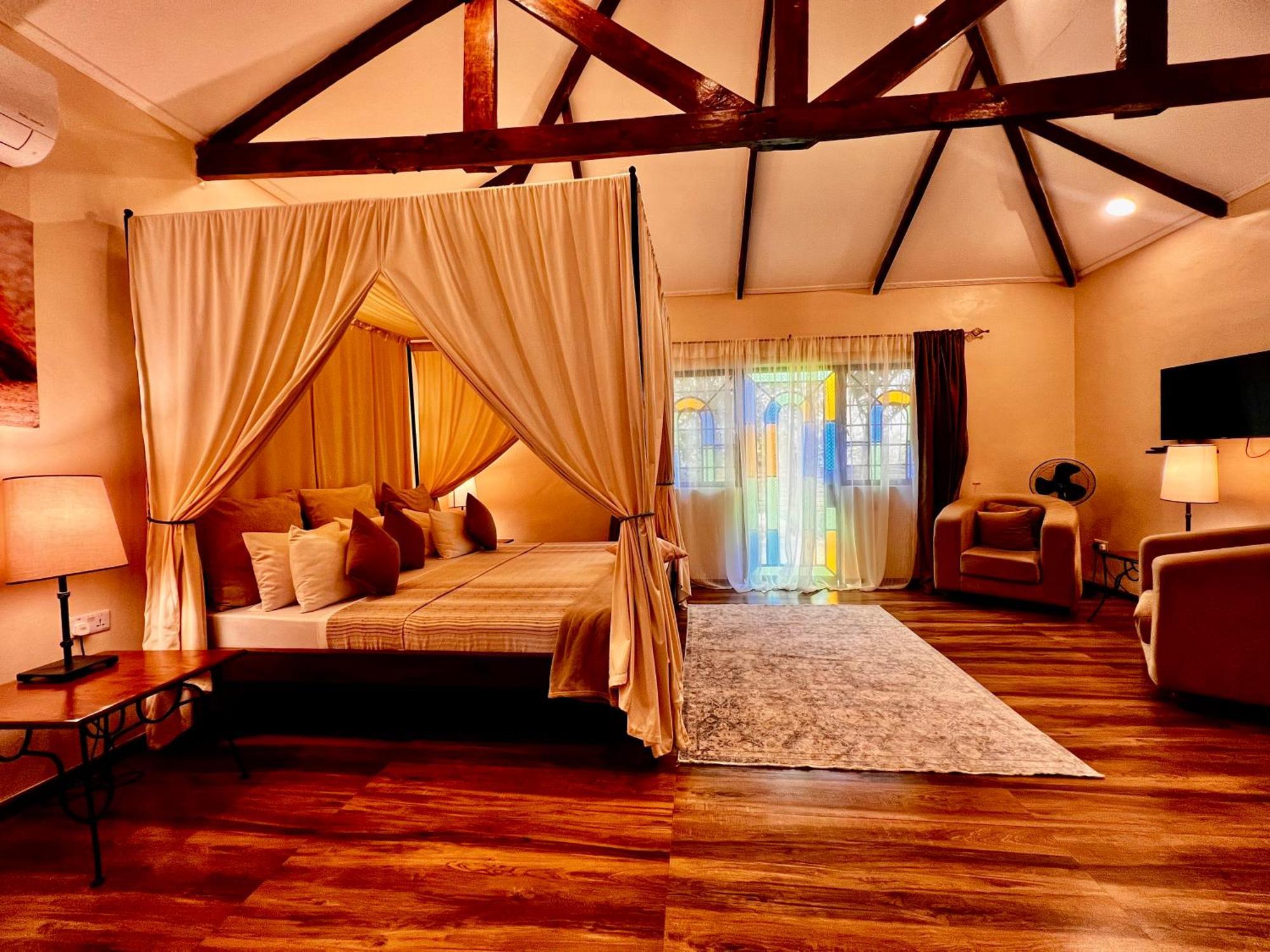 Pink Flamingo Boutique Hotel Μόσι Εξωτερικό φωτογραφία